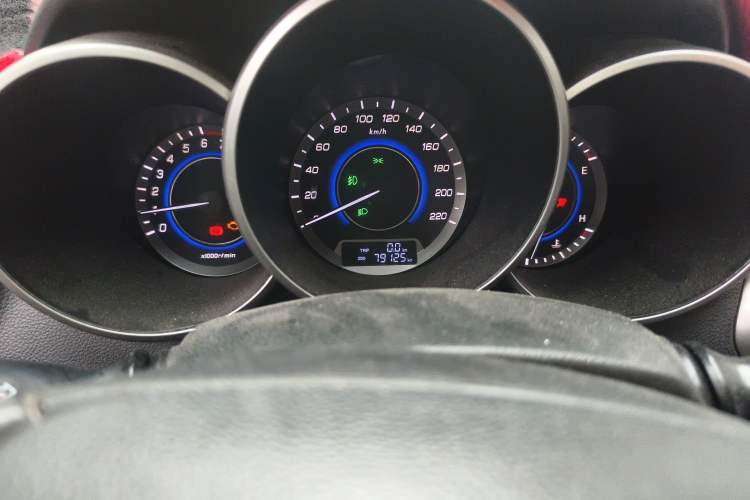 Used CHANGAN Eado 2015 1.6L Manual Luxury Model China V Standard Odometer Close Up