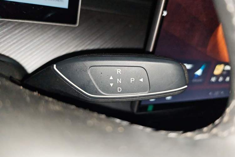 Used Chery Fengyun T9 2025 120 Long-Range Deluxe Version 5-Seater Lithium-Ion Battery