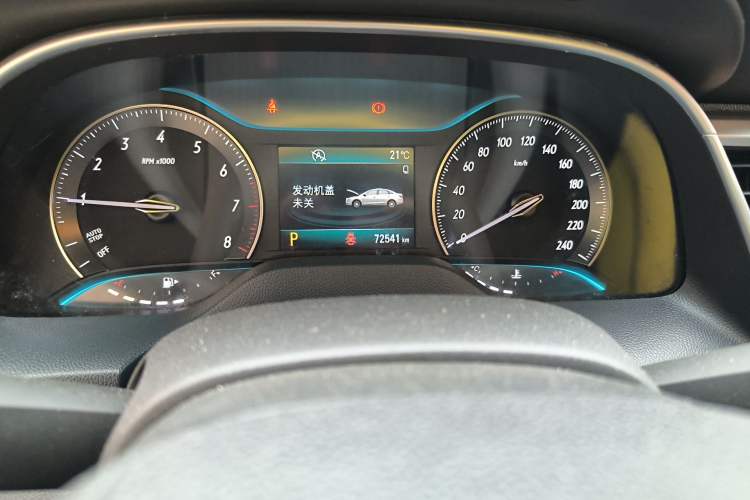 Used Buick GT 2015 15N Automatic Deluxe Edition Odometer Close Up