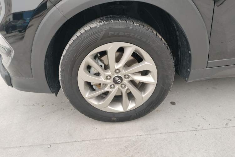 Used Hyundai Tucson 2015 1.6T Dual-Clutch Two-Wheel-Drive Smart Model
