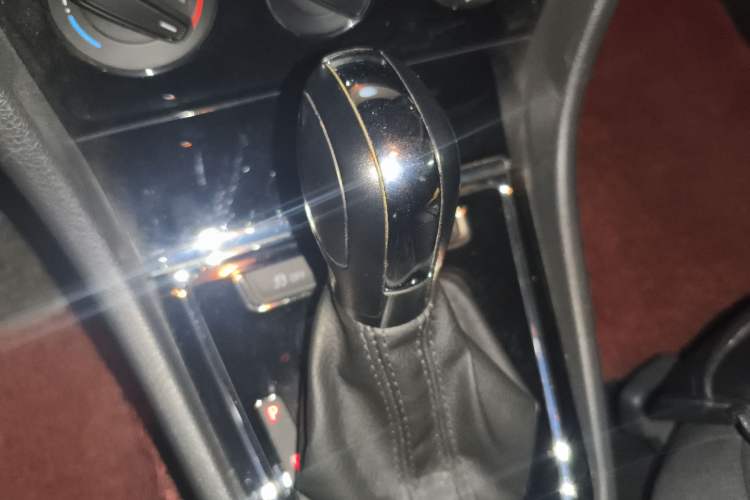 Used Volkswagen Bora 2015 Qihui Edition 1.6L Automatic Fashion Model