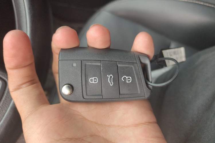 Used Skoda Octavia 2017 Classic Model 1.6L Automatic Standard Edition Vehicle Key