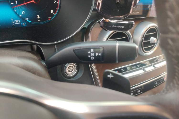 Used Mercedes-Benz GLC 2022 Refreshed GLC 300 L 4MATIC Dynamic Edition Gear Lever