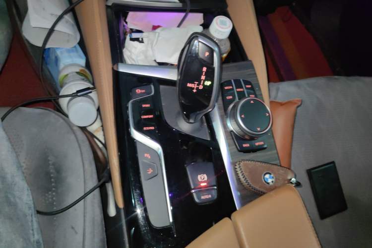 Used BMW 6 Series GT 2019 630i Luxury Design Package Gear Lever