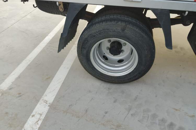 Used CHANGAN KUAYUE Wang X3 2021 1.6L Standard Single-Row Dual Rear Wheels 3300mm Cargo Bed DAM16KR Right Rear Wheel Hub