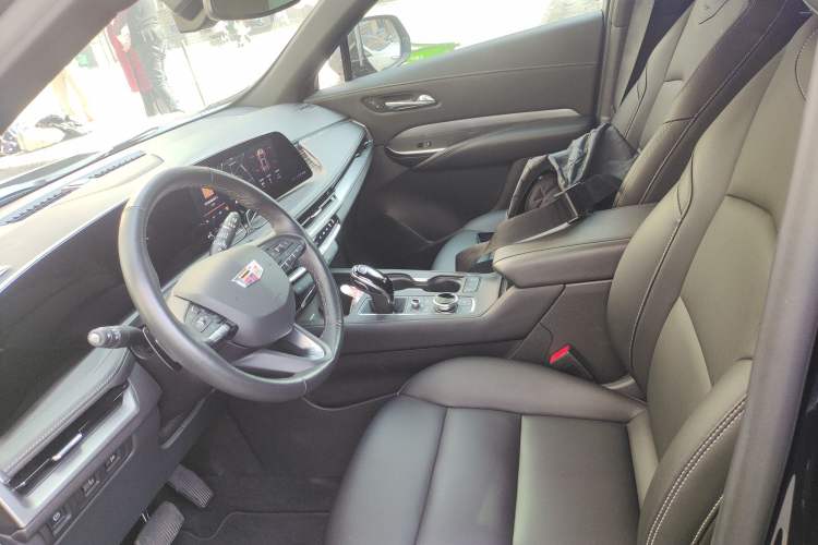 Used Cadillac XT4 2024 28T Two-Wheel-Drive Luxury Version