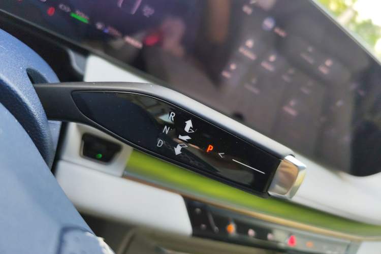 Used Buick GL8 New Energy 2024 Lu Zun Luxury Edition 7-Seater
