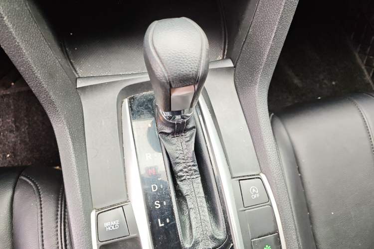 Used Honda Civic 2016 220TURBO CVT Luxury Edition Gear Lever