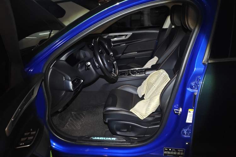 Used Jaguar XEL 2019 2.0T 200 PS Deluxe Edition
