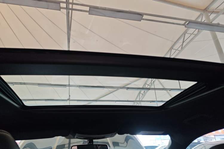 Used Lincoln MKC 2017 2.0T Two-Wheel Drive Deluxe Edition