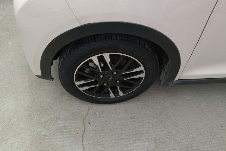 Used Chery Little Ant 2022 Revised Version Sweet Pink Edition Half-Sugar Version Lithium Iron Phosphate 30.7 kWh 30 kW 301 km
