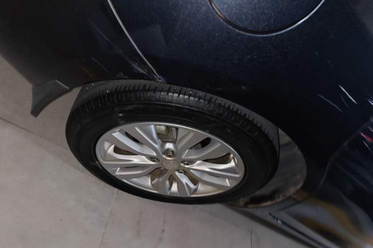 Used Buick GT 2021 Revised Version Flagship 1.5L Automatic Elite Edition Right Rear Wheel Hub