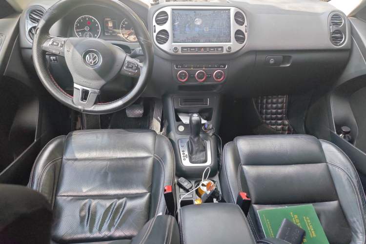 Used Volkswagen Tiguan 2016 300TSI Automatic All-Wheel Drive Luxury Edition Center Console