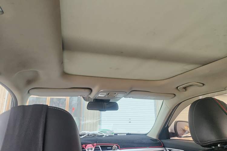 Used Geely Auto Emgrand X7 Sport 2016 1.8TD Automatic Smart Model Headliner