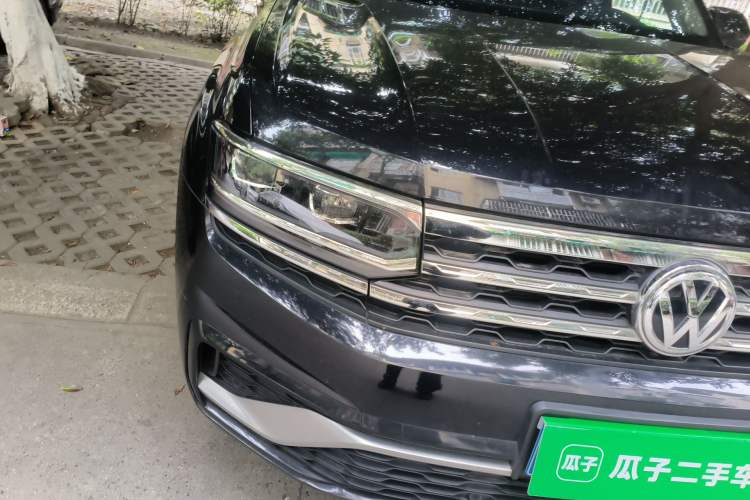 Used Volkswagen Teramont X 2020 380TSI Four-Wheel Drive Prestige Luxury Edition Right Front Headlight