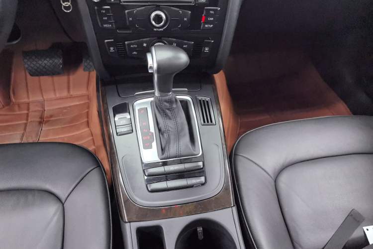 Used Audi A4L 2015 30 TFSI Automatic Comfort Model Gear Lever