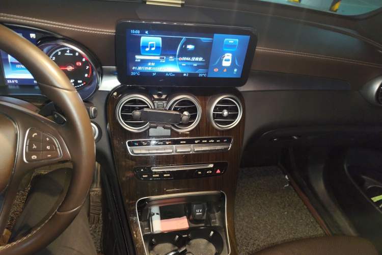 Used Mercedes-Benz GLC 2019 GLC 260 L 4MATIC Dynamic Model Audio And AC Panel