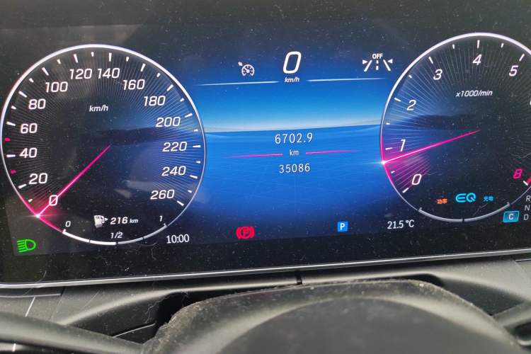 Used Mercedes-Benz C-Class 2022 C 260 L Sport Edition Odometer Close Up