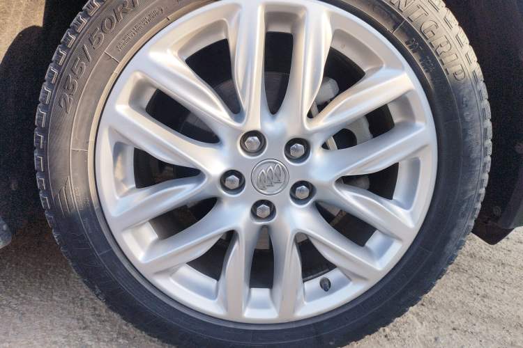 Used Buick Envision 2020 28T Four-Wheel Drive Elite Version Right Front Wheel Hub