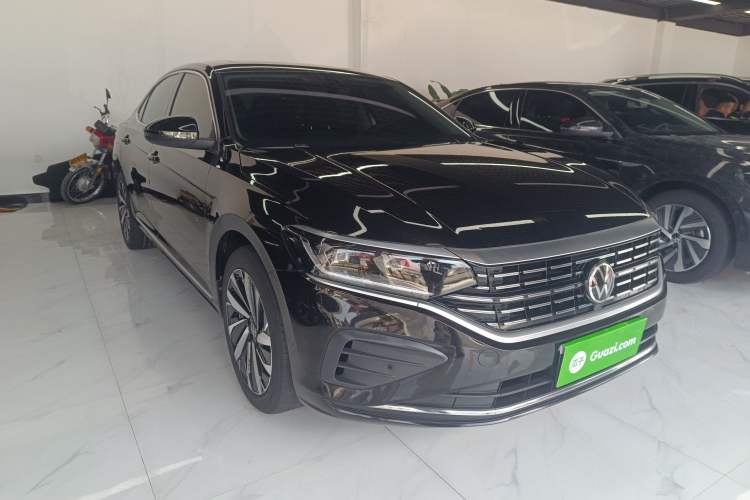 Used Volkswagen Passat 2024 330TSI Elite Edition Front Right 45 Deg