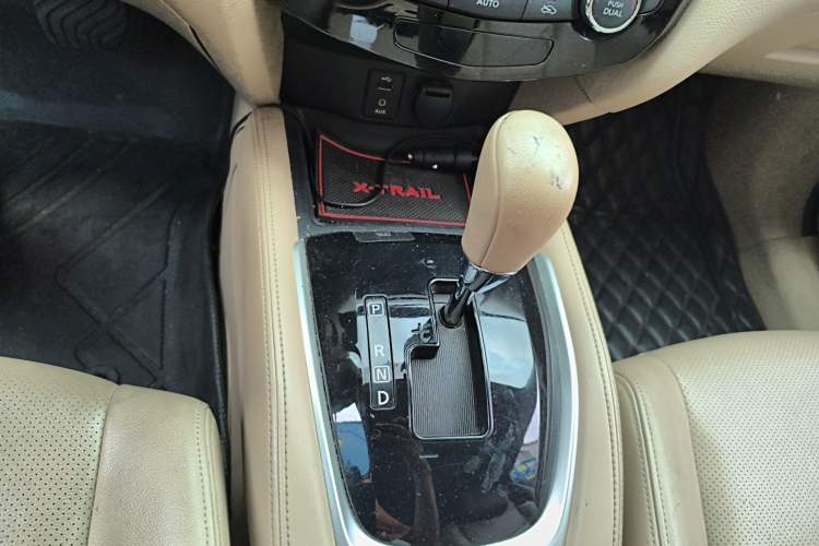 Used Nissan X-Trail 2014 2.5L CVT Leading Edition 4WD
