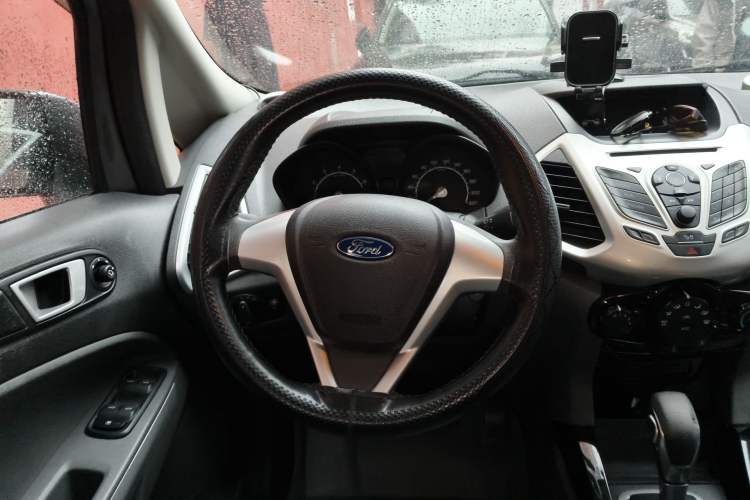Used Ford EcoSport 2013 1.5L Automatic Fashion Model Steering Wheel