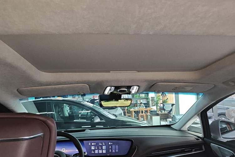 Used Buick Century 2023 2.0T Six-Seater Yinshi Edition Headliner