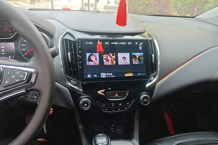 Used Chevrolet Cruze 2018 Hatchback 320 Automatic Pioneer Sunroof Edition Audio And AC Panel