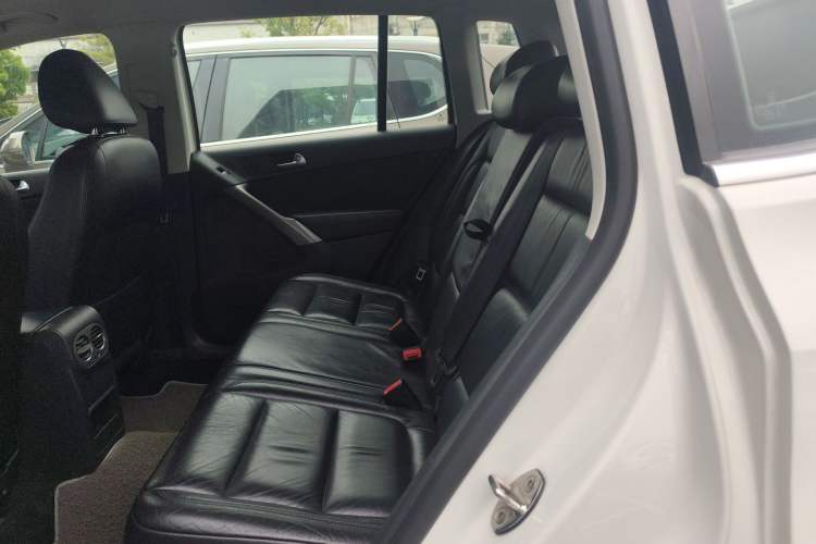 Used Volkswagen Tiguan 2012 1.8TSI Automatic Two-Wheel Drive Elite Edition Left Rear Seat