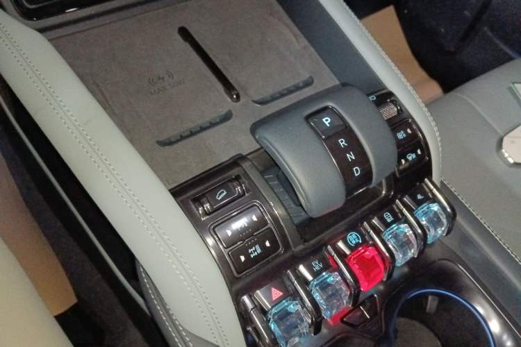 Used Formula Leopard 5 2025 TianShen Intelligent Driving Ultra Edition Gear Lever