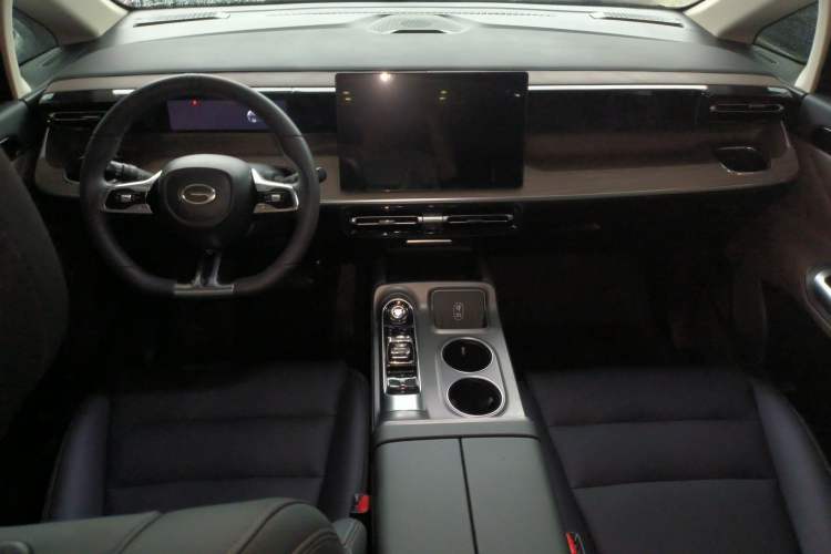 Used GAC Trumpchi E8 2024 Honor Series 2.0L Honor Edition Center Console