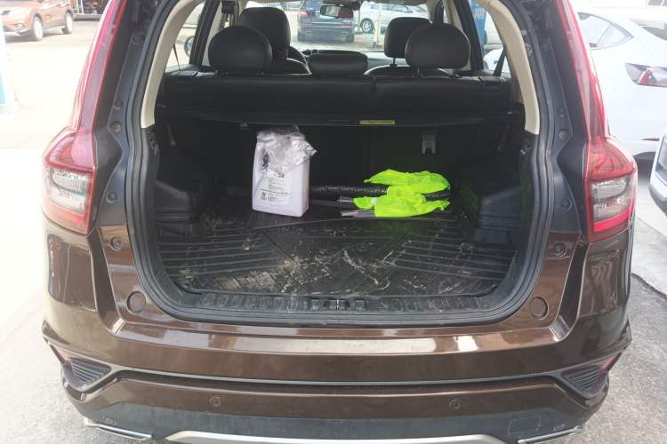 Used Geely Auto Vision X6 2018 1.4T CVT 4G Connected Flagship Edition
