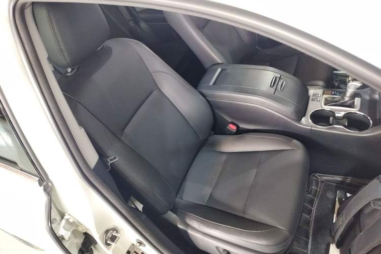 Used Toyota Highlander 2017 2.0T Four-Wheel Drive Luxury Edition 7 Seats