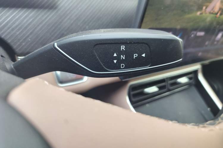 Used Chery Tiggo 8 L 2024 2.0T Two-Wheel Drive Luxury Edition 5 Seats
