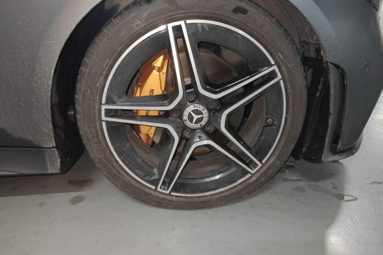 Used Mercedes-Benz CLS 2021 CLS 300 Sport Edition Right Front Wheel Hub