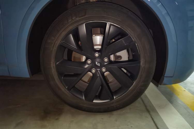 Used Li Auto L8 2023 Pro Model
