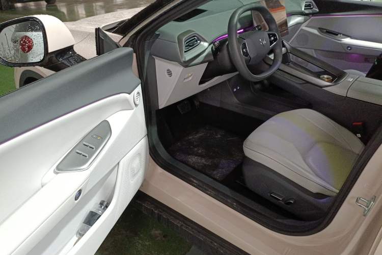 Used ARCFOX Alpha S5 2025 560MAX 185kW Driver Seat