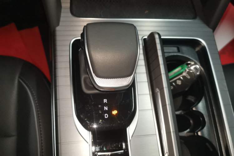 Used Hongqi HS7 PHEV 2024 2.0T PHEV Four-Wheel Drive Flagship Edition 6 Seats
