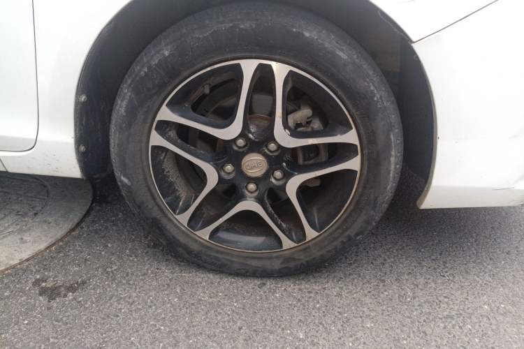 Used BYD G5 2014 1.5TI Manual Luxury Edition