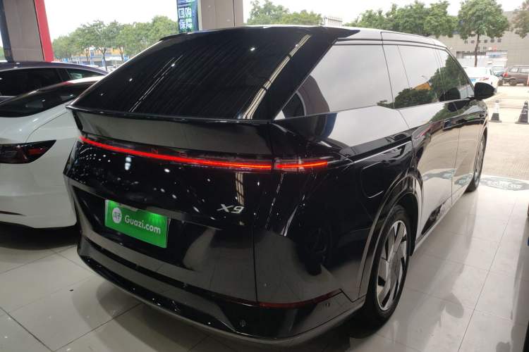 Used XPeng X9 2024 702 Ultra-Long Range Max Rear Right 45 Deg