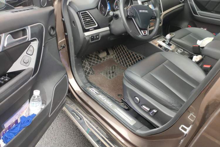 Used Haval H6 Coupe 2017 Red-Label 2.0T Automatic Two-Wheel Drive Elite Model