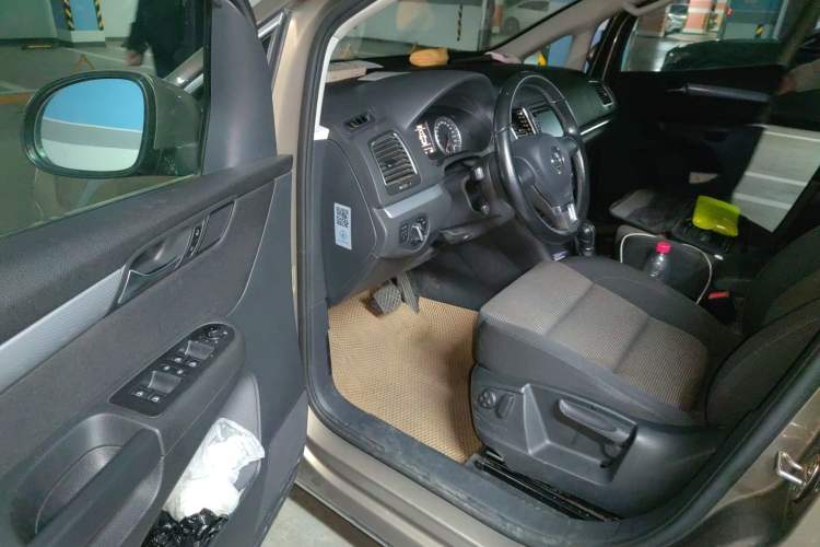 Used Volkswagen Sharan 2013 1.8TSI Standard Model