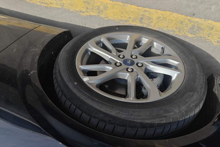 Used Ford Mondeo 2023 EcoBoost 180 Luxury Model Left Front Wheel Hub