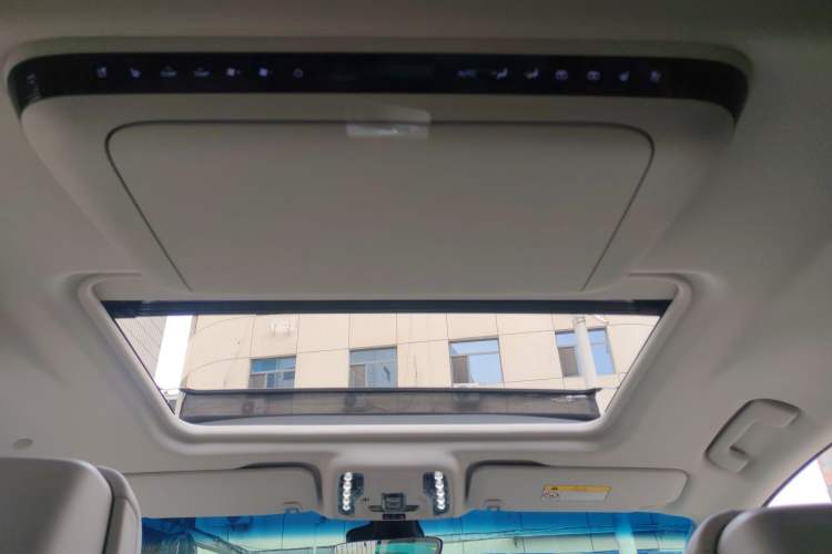 Used Buick GL8 New Energy 2024 Lu Zun Deluxe Edition 7-Seater
