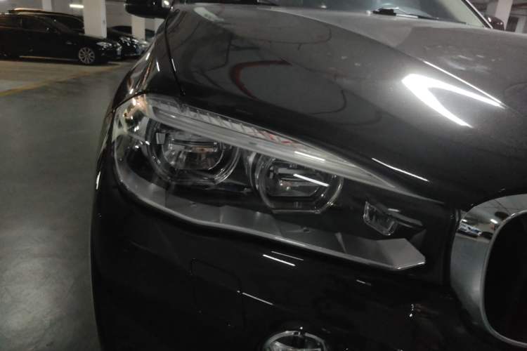 Used BMW X5 2015 xDrive28i
