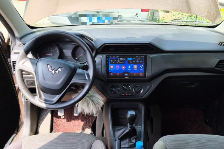 Used Wuling Hongguang 2019 1.5L S Basic Version China VI Standard LAR Center Console