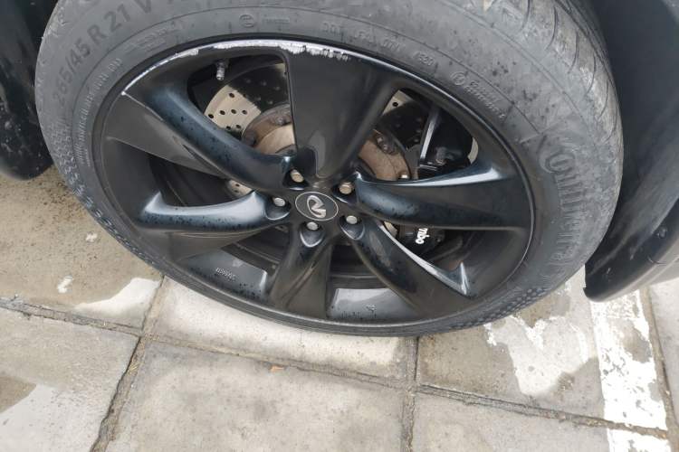 Used Infiniti QX70 2015 3.7L Shadow Edition Right Front Wheel Hub