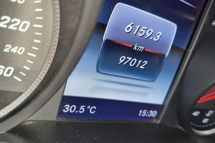 Used Mercedes-Benz GLC 2016 GLC 260 4MATIC Luxury Model