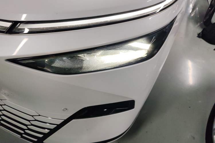 Used XPeng X9 2024 640 All-Wheel Drive High-Performance Max