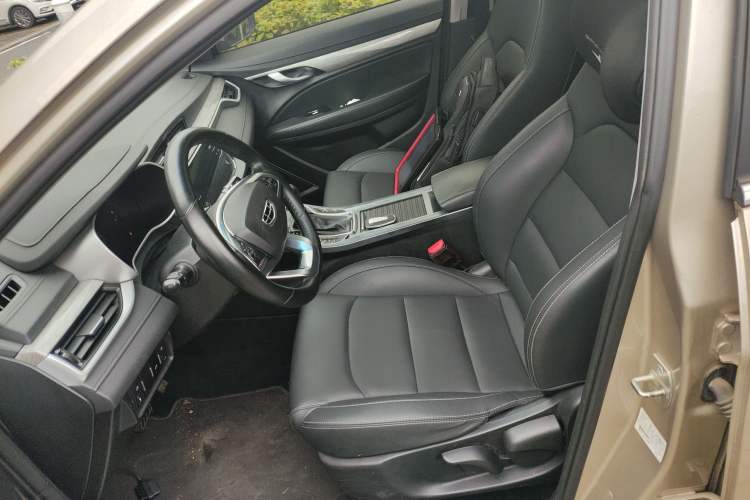 Used Geely Auto Emgrand 2019 Leading Edition 1.5L CVT Upward-Connected Model China VI Standard Left Front Seat